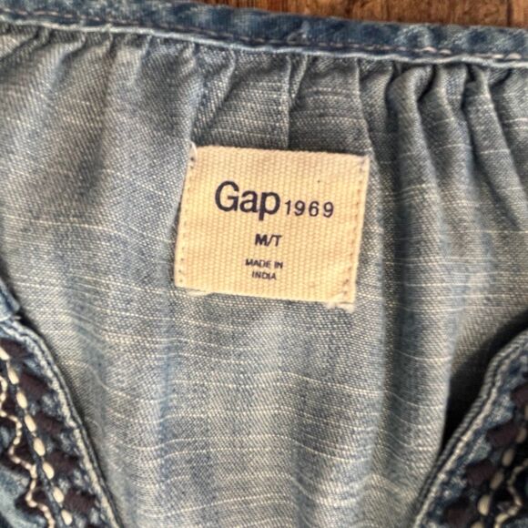 Gap 1969 Chambray Denim Peasant Top Medium Embroidered Seams Boho - Picture 4 of 9